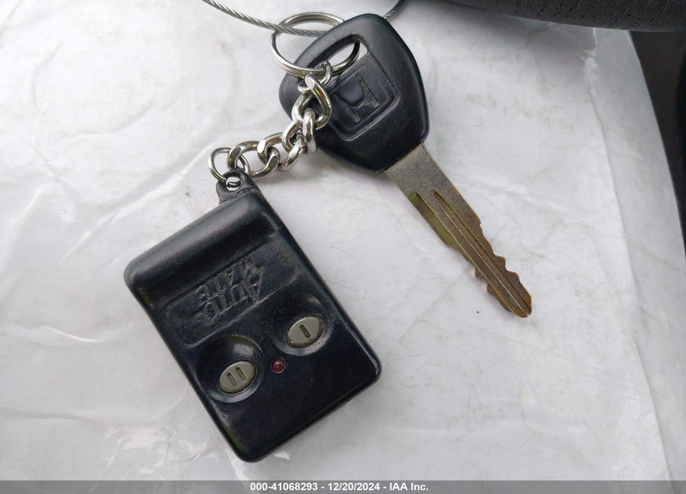 1998 HONDA ACCORD SDN LX VIN: 1HGCG5647WA037096