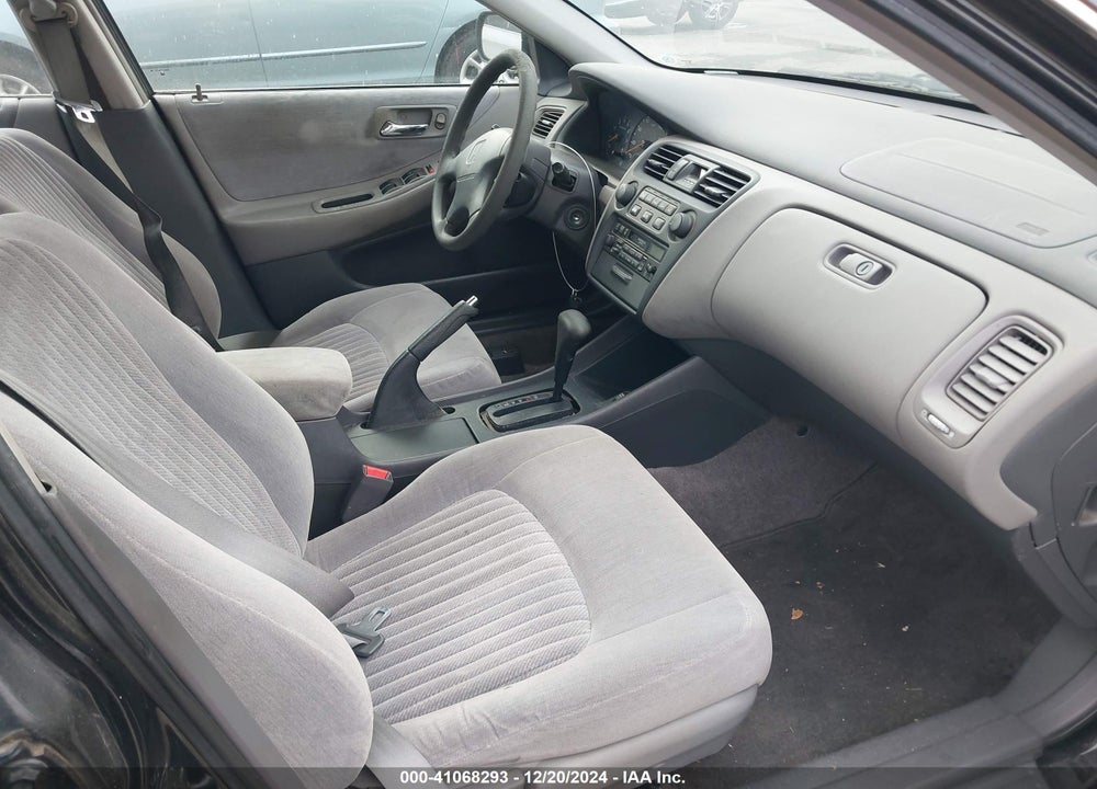 1998 HONDA ACCORD SDN LX VIN: 1HGCG5647WA037096