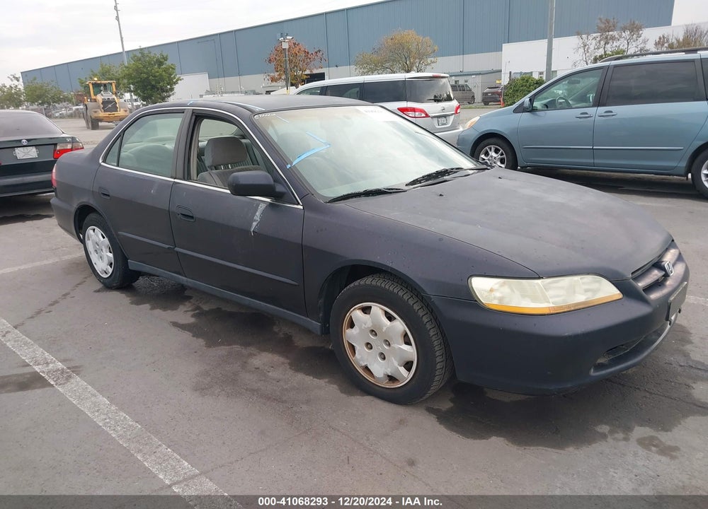 1998 HONDA ACCORD SDN LX VIN: 1HGCG5647WA037096