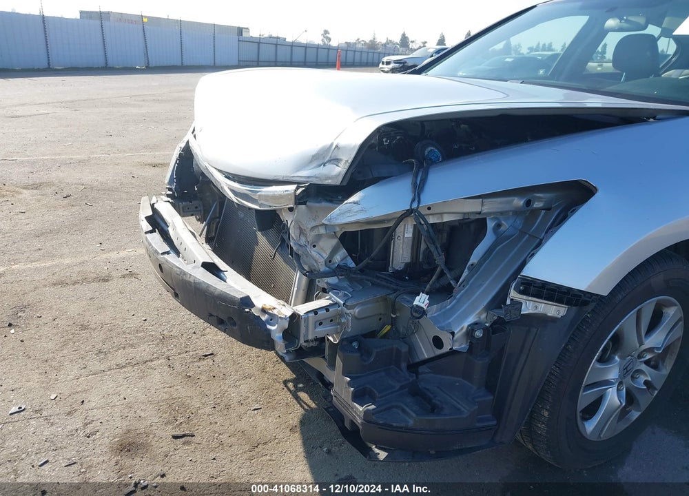 2011 HONDA ACCORD 2.4 LX-P VIN: 1HGCP2F49BA099611