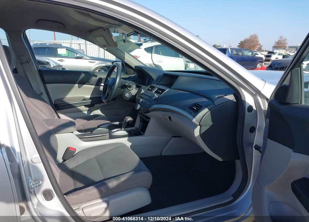 2011 HONDA ACCORD 2.4 LX-P VIN: 1HGCP2F49BA099611