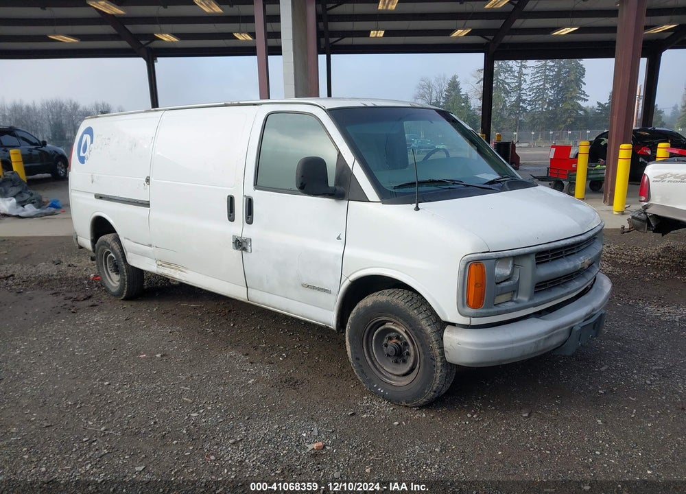 2001 CHEVROLET EXPRESS VIN: 1GCHG39R611182347