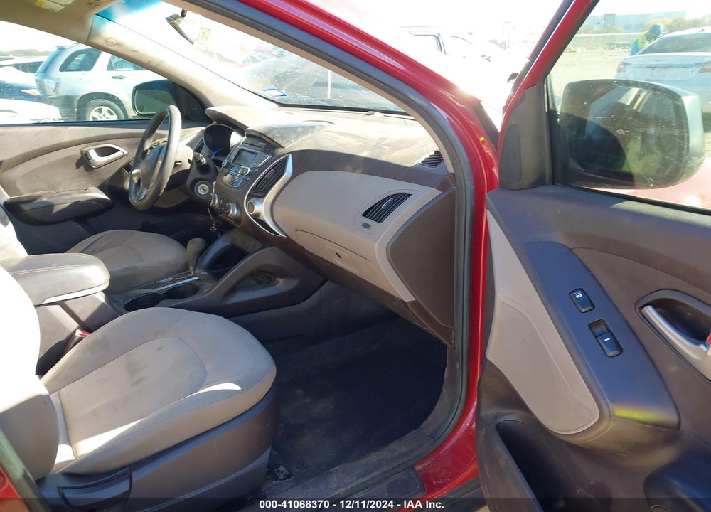 2012 HYUNDAI TUCSON GL VIN: KM8JT3AB1CU393223
