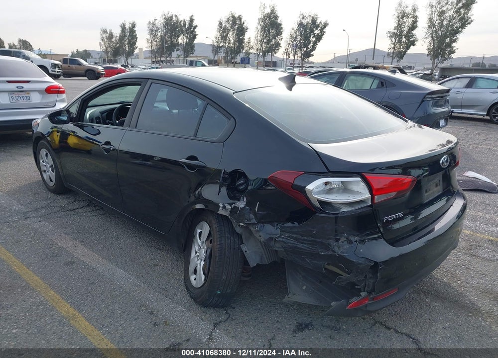 2017 KIA FORTE LX VIN: 3KPFK4A78HE112068