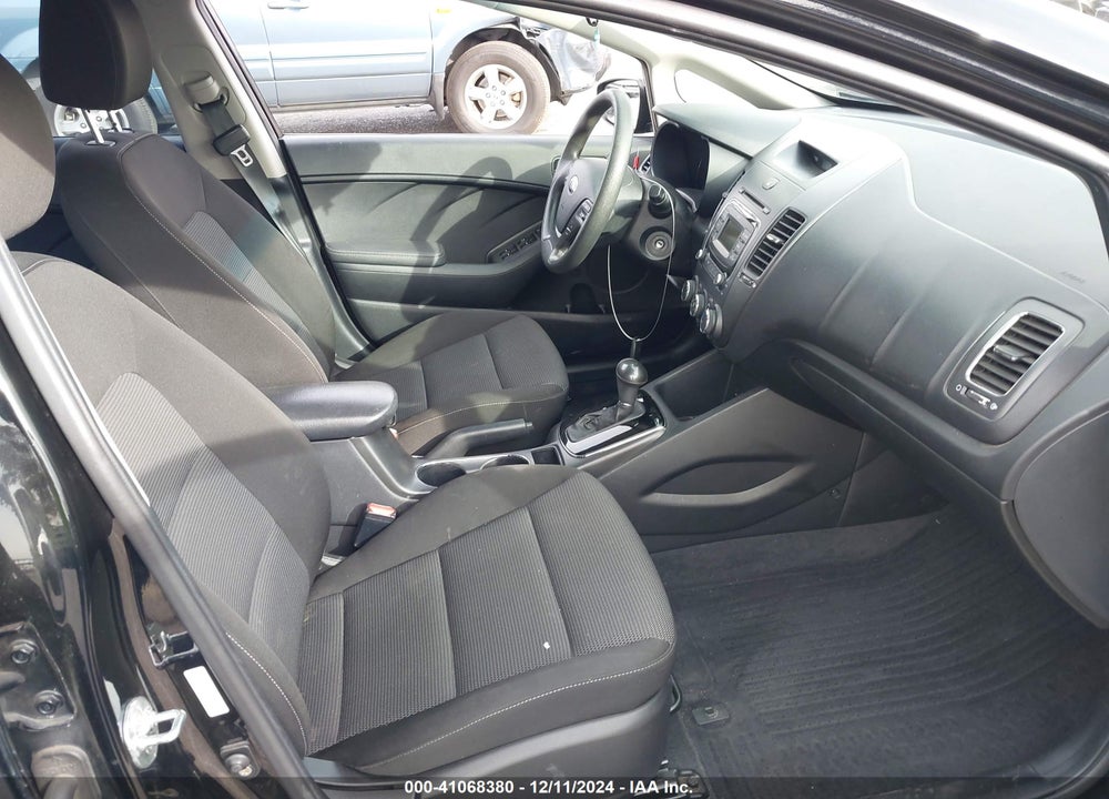 2017 KIA FORTE LX VIN: 3KPFK4A78HE112068