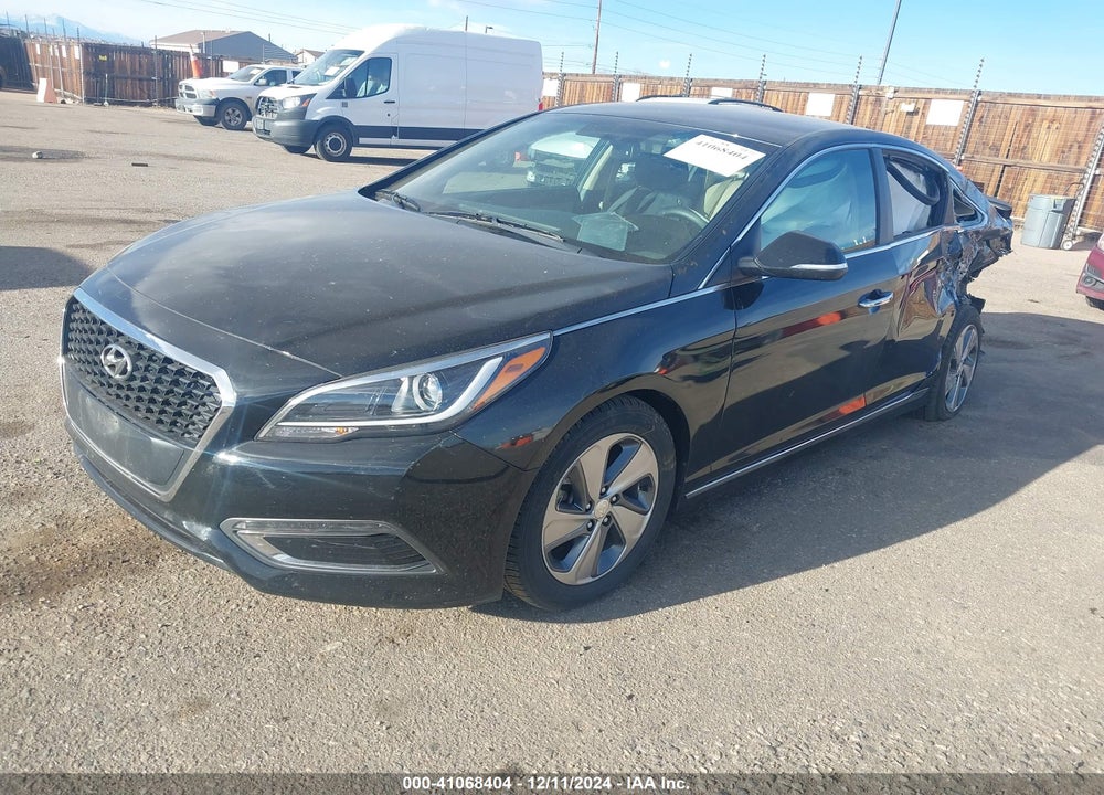 2017 HYUNDAI SONATA HYBRID VIN: KMHE34L13HA044732
