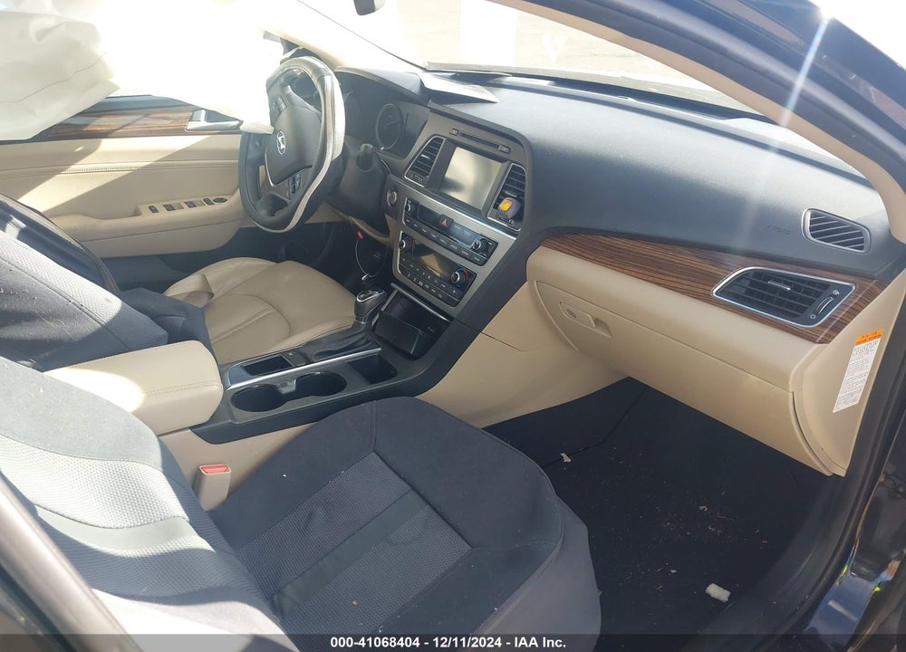 2017 HYUNDAI SONATA HYBRID VIN: KMHE34L13HA044732