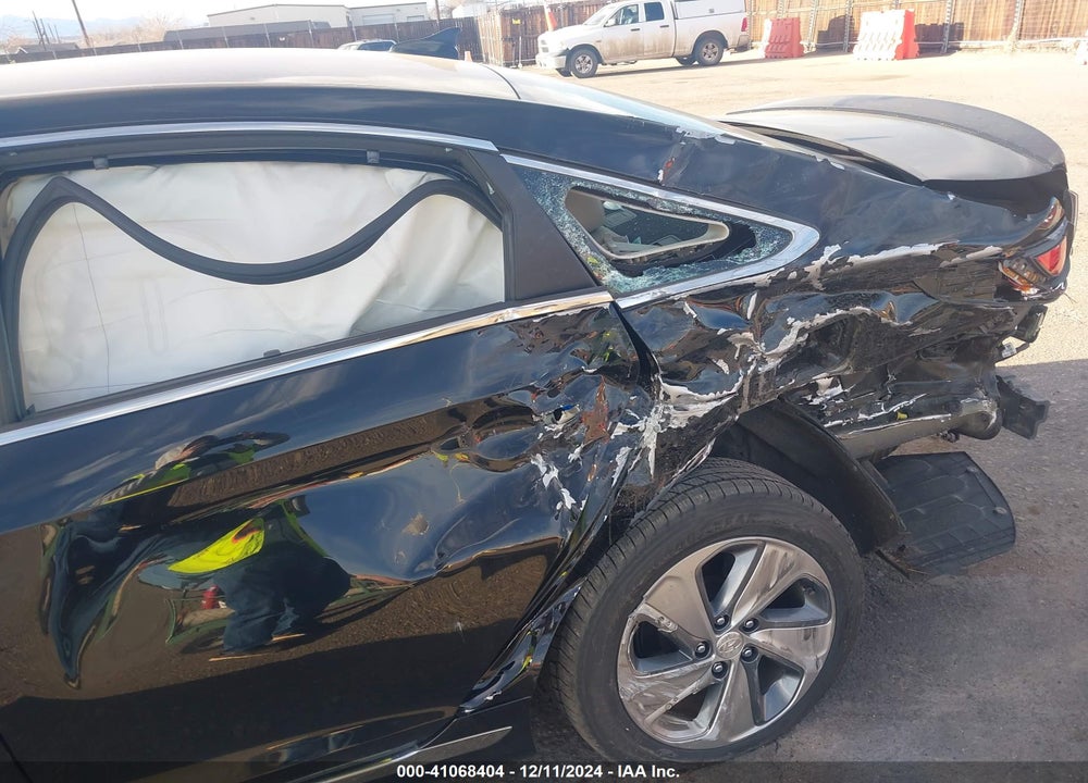 2017 HYUNDAI SONATA HYBRID VIN: KMHE34L13HA044732