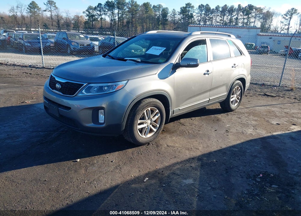 2014 KIA SORENTO LX VIN: 5XYKT4A63EG509138