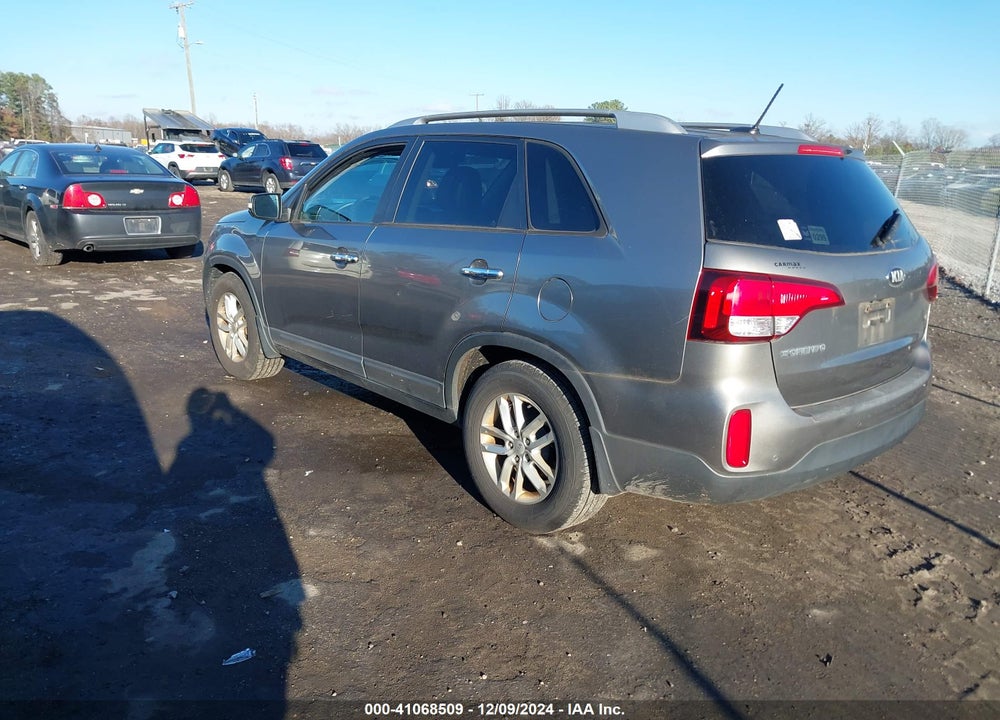 2014 KIA SORENTO LX VIN: 5XYKT4A63EG509138