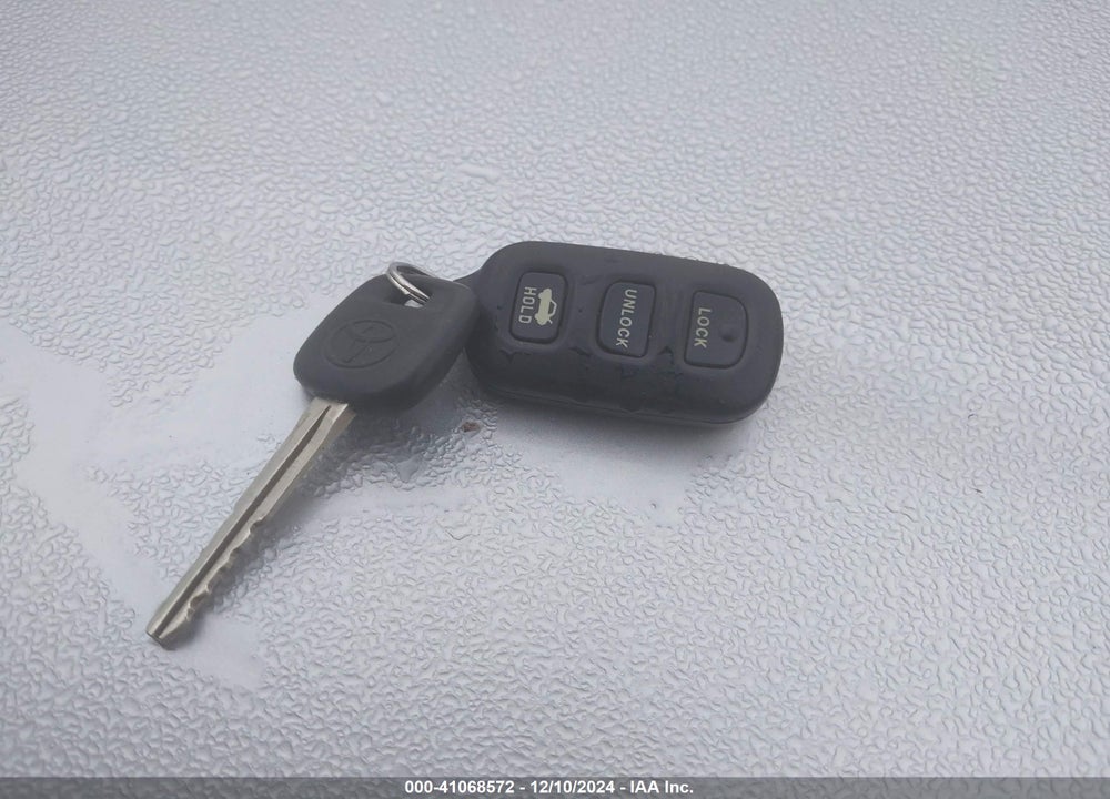 2004 TOYOTA CAMRY LE VIN: 4T1BE32K74U302793