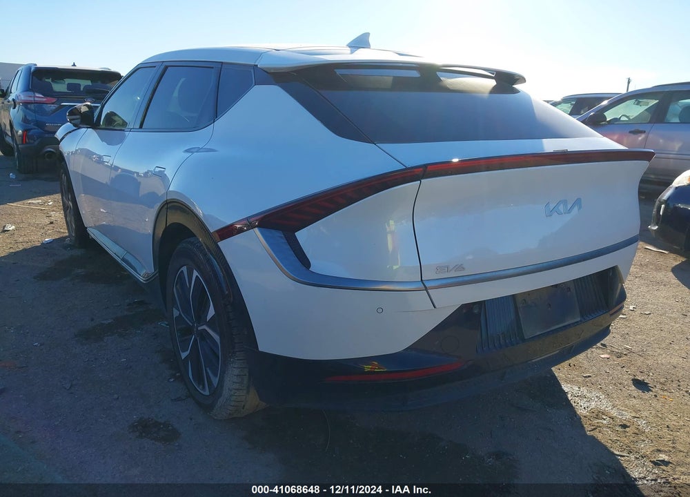 2022 KIA EV6 WIND VIN: KNDC3DLC1N5043158