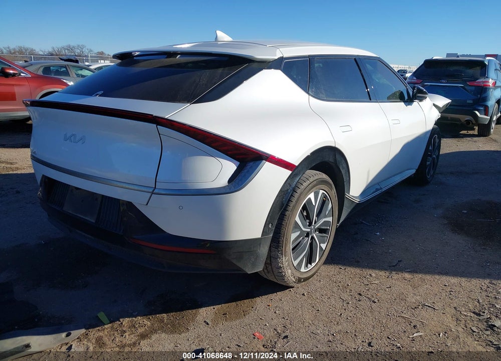 2022 KIA EV6 WIND VIN: KNDC3DLC1N5043158