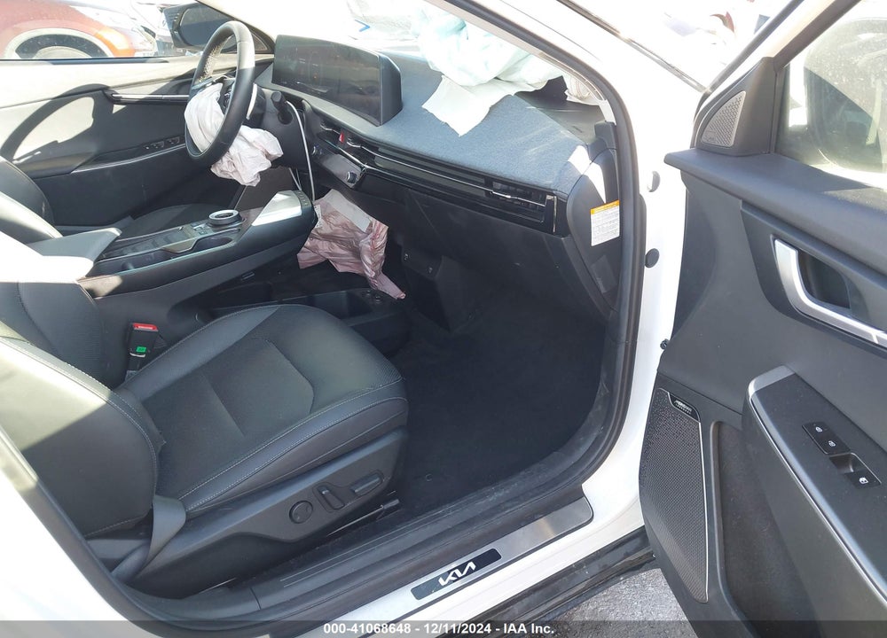 2022 KIA EV6 WIND VIN: KNDC3DLC1N5043158
