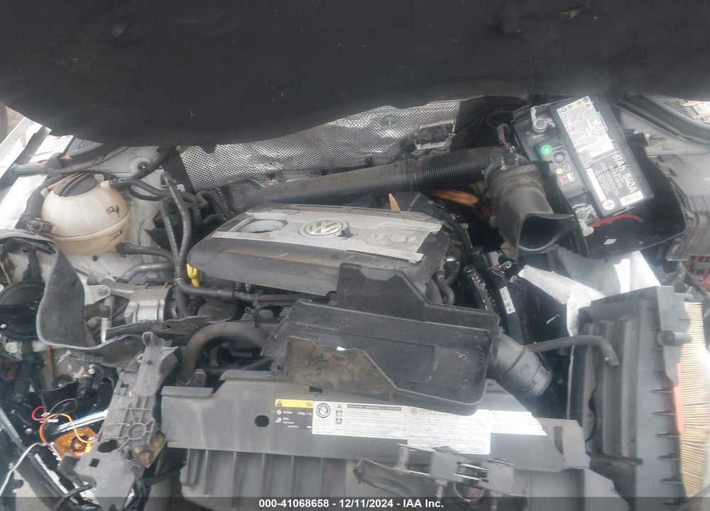 2017 VOLKSWAGEN TIGUAN VIN: WVGAV7AX0HK026748