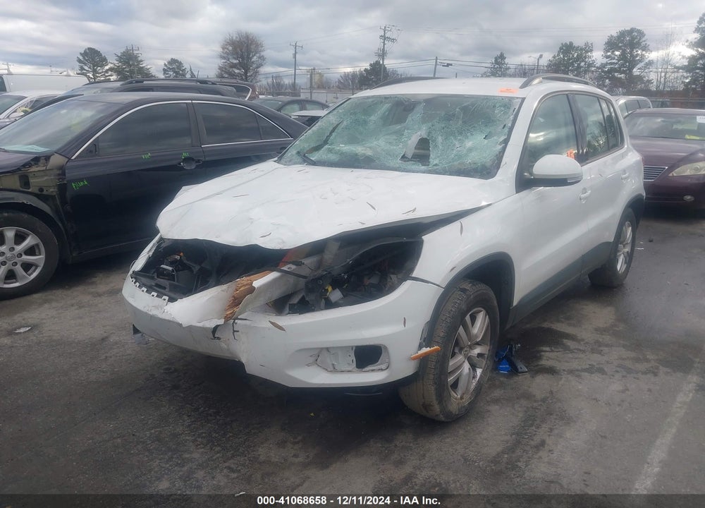 2017 VOLKSWAGEN TIGUAN VIN: WVGAV7AX0HK026748