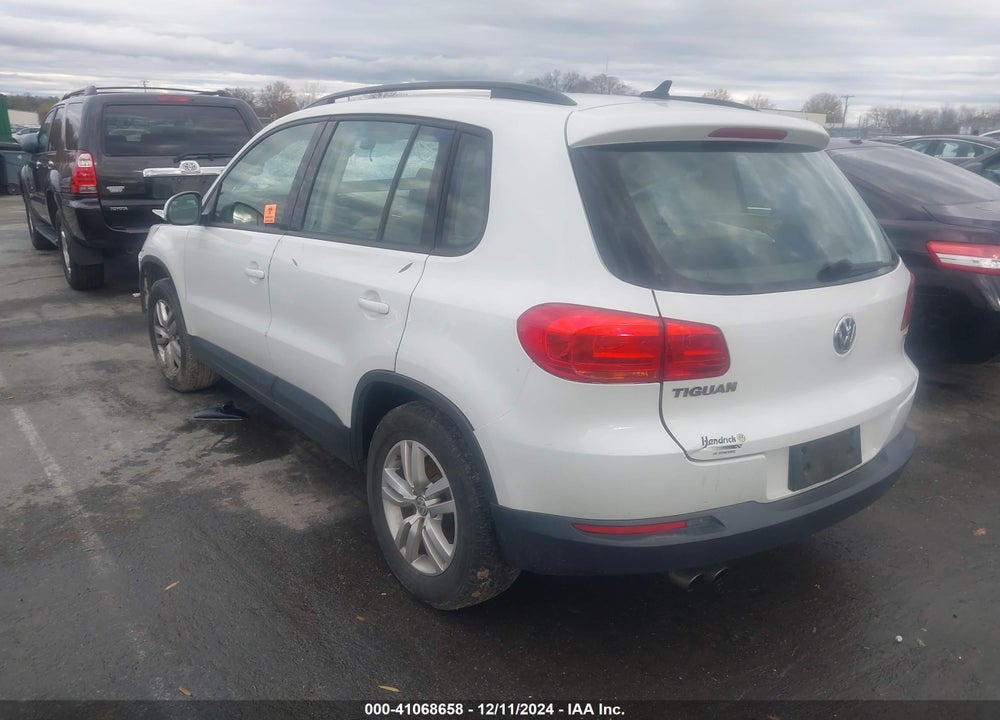 2017 VOLKSWAGEN TIGUAN VIN: WVGAV7AX0HK026748