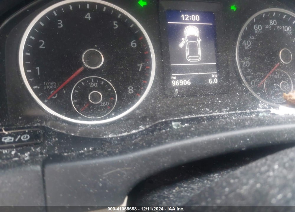 2017 VOLKSWAGEN TIGUAN VIN: WVGAV7AX0HK026748