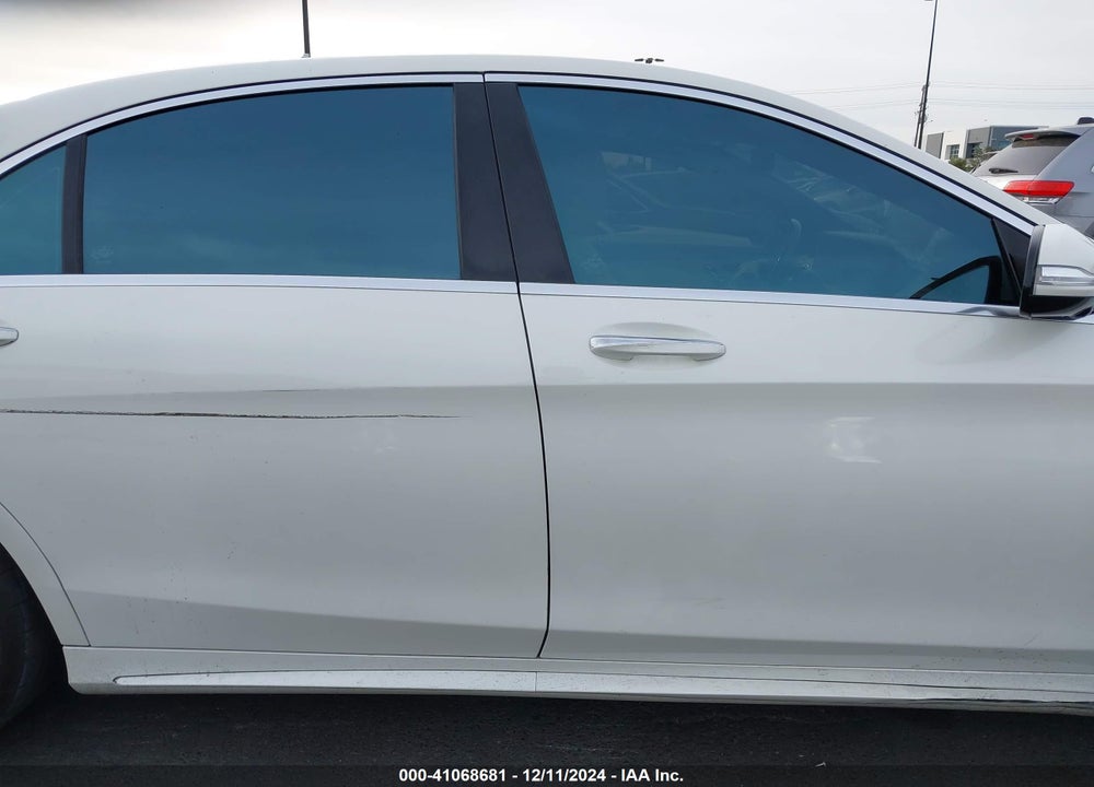 2018 MERCEDES-BENZ S 560 VIN: WDDUG8DBXJA379887