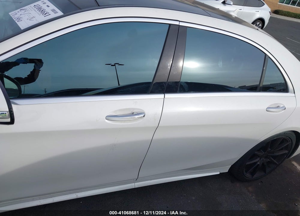 2018 MERCEDES-BENZ S 560 VIN: WDDUG8DBXJA379887
