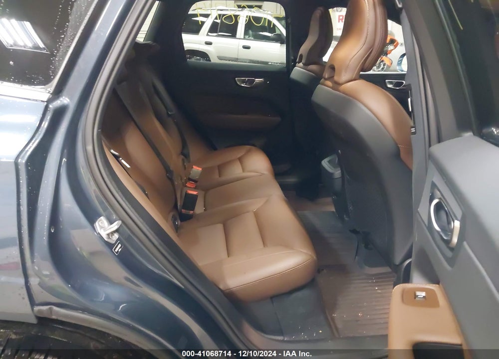 2021 VOLVO XC60 VIN: YV4102RK3M1765527