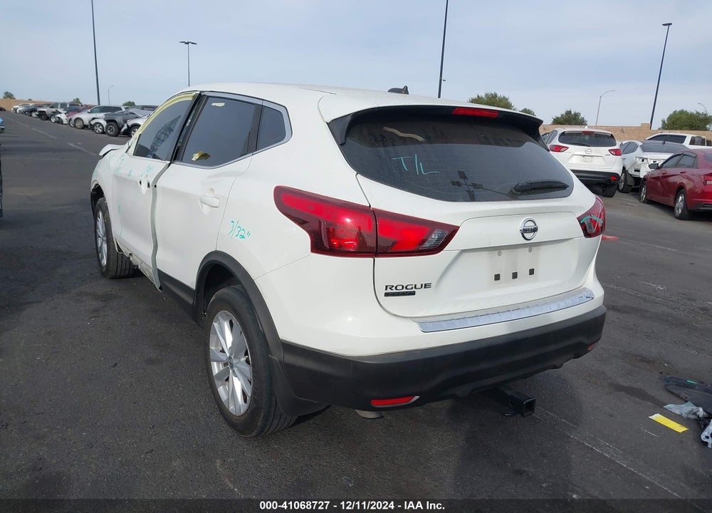 2017 NISSAN ROGUE SPORT S VIN: JN1BJ1CP1HW011265