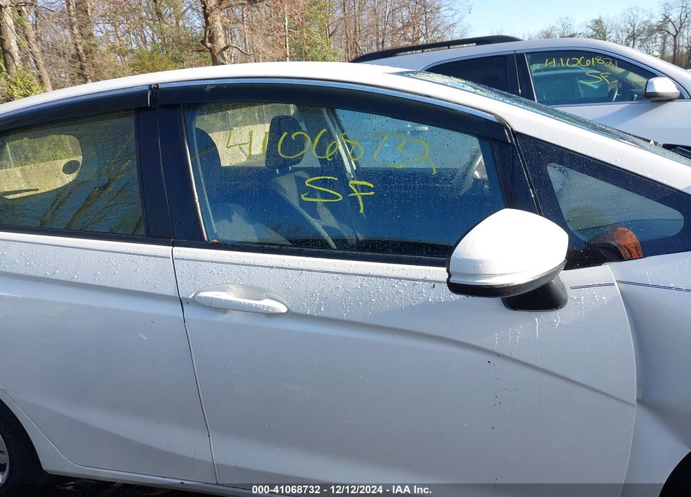 2017 HONDA FIT LX VIN: JHMGK5H5XHS018283