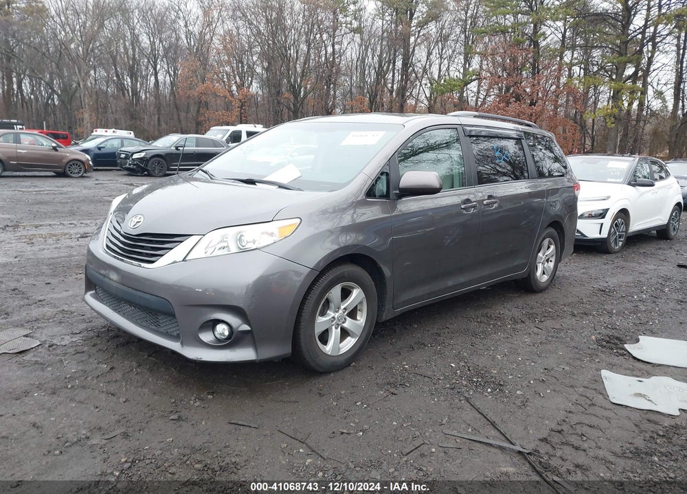 2014 TOYOTA SIENNA LE V6 8 PASSENGER VIN: 5TDKK3DC5ES465323