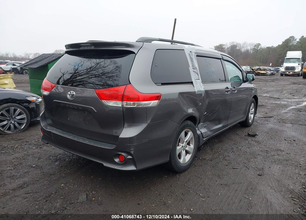 2014 TOYOTA SIENNA LE V6 8 PASSENGER VIN: 5TDKK3DC5ES465323
