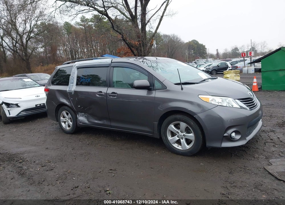 2014 TOYOTA SIENNA LE V6 8 PASSENGER VIN: 5TDKK3DC5ES465323