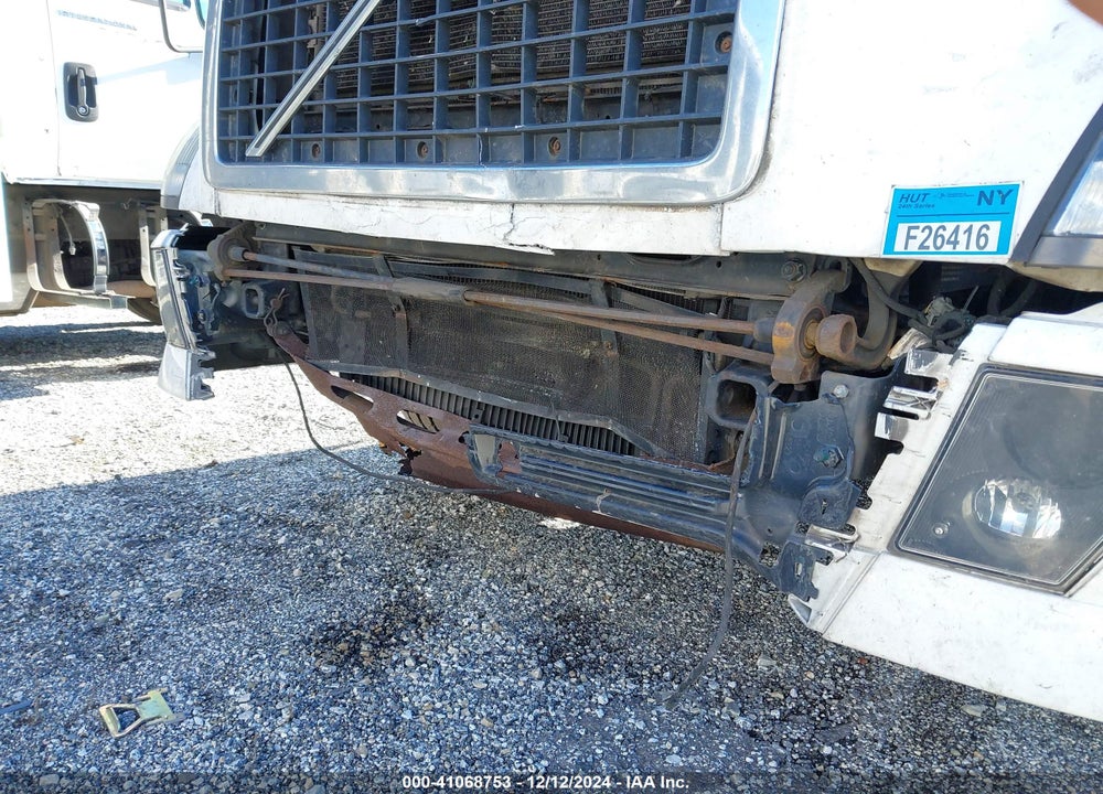 2013 VOLVO VN VNL VIN: 4V4N39EG7DN142415