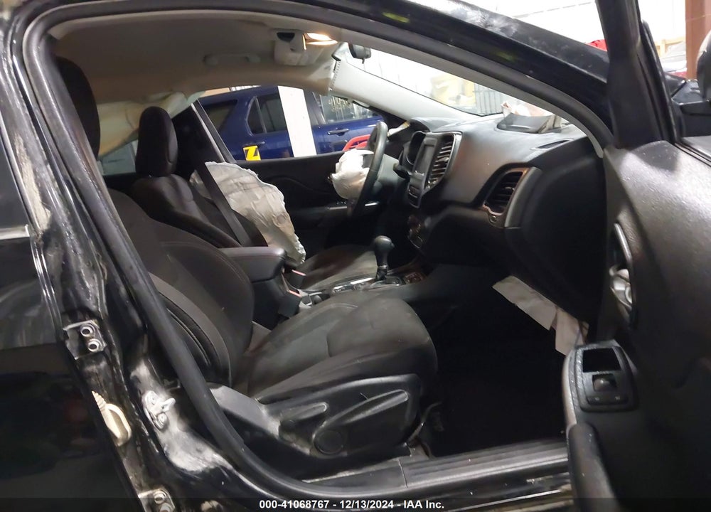 2019 JEEP CHEROKEE LATITUDE VIN: 1C4PJLCB6KD171244