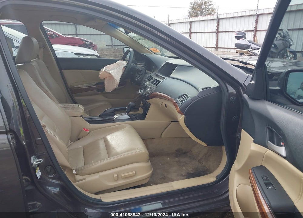 2011 HONDA ACCORD 2.4 EX-L VIN: 1HGCP2F85BA139590