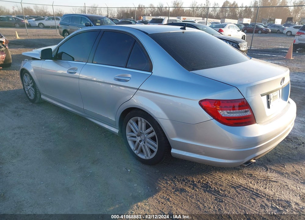 2008 MERCEDES-BENZ C 300 LUXURY/SPORT VIN: WDDGF54X28F063679