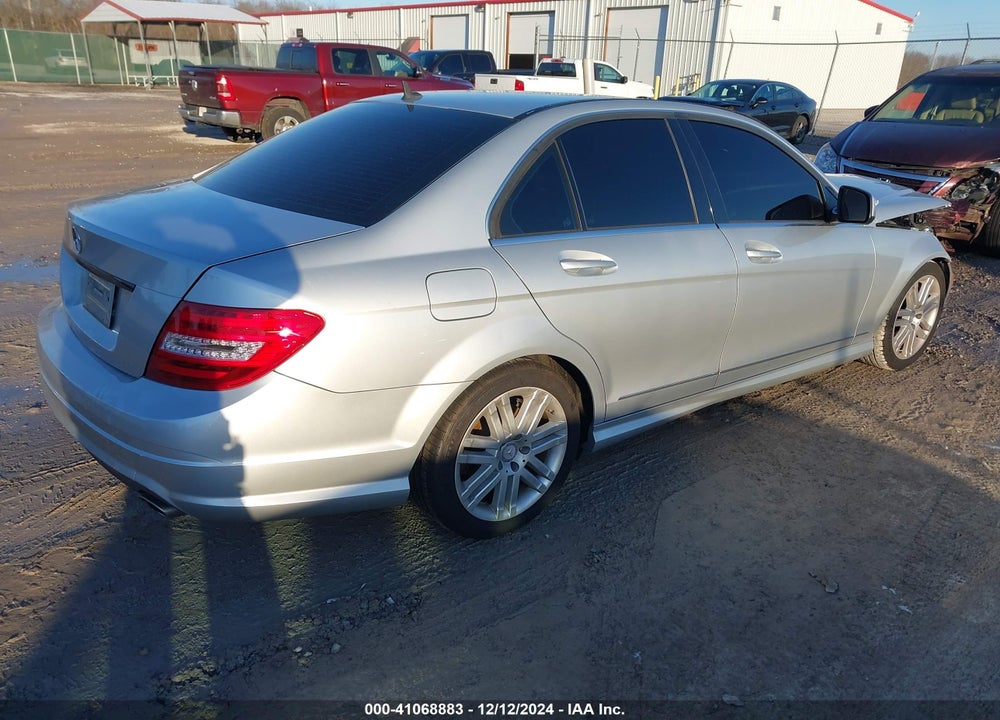 2008 MERCEDES-BENZ C 300 LUXURY/SPORT VIN: WDDGF54X28F063679