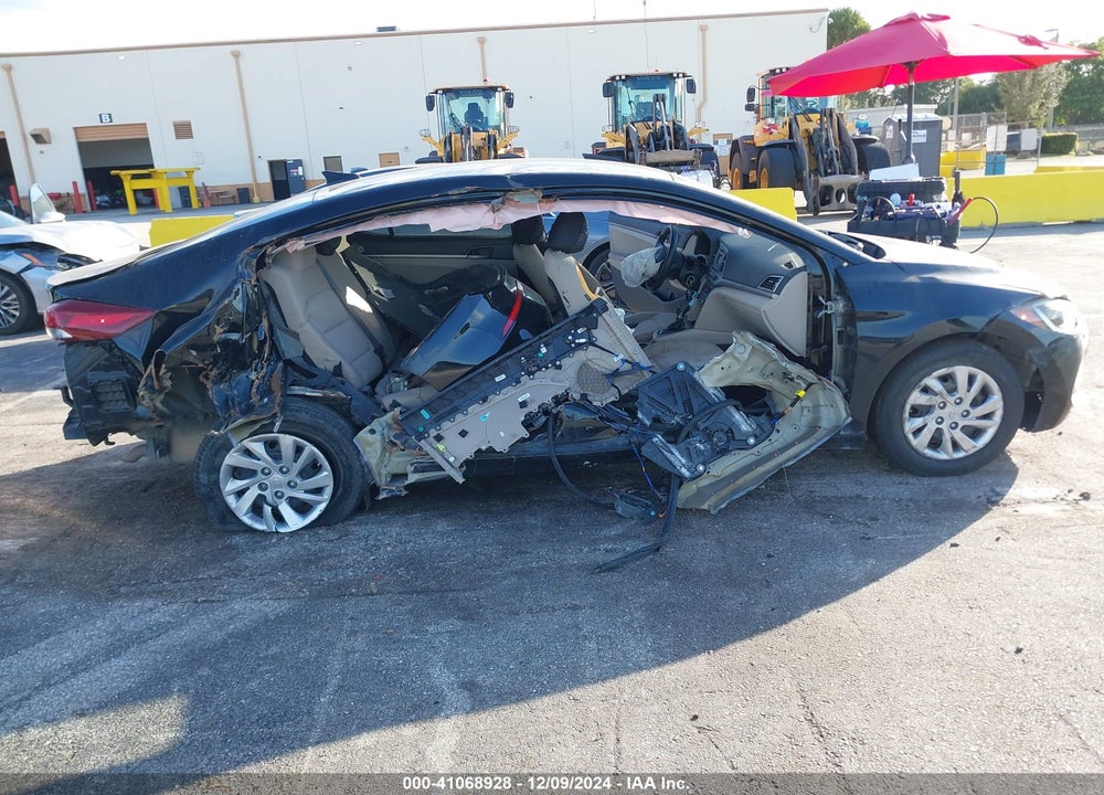 2017 HYUNDAI ELANTRA SE VIN: KMHD74LF8HU367121
