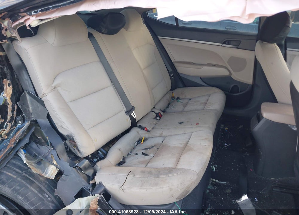 2017 HYUNDAI ELANTRA SE VIN: KMHD74LF8HU367121