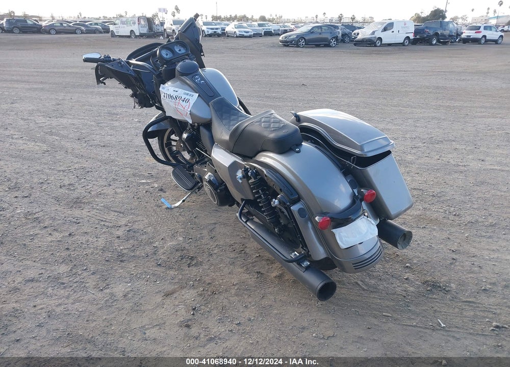 2017 HARLEY-DAVIDSON FLTRX ROAD GLIDE VIN: 1HD1KHC33HB616289