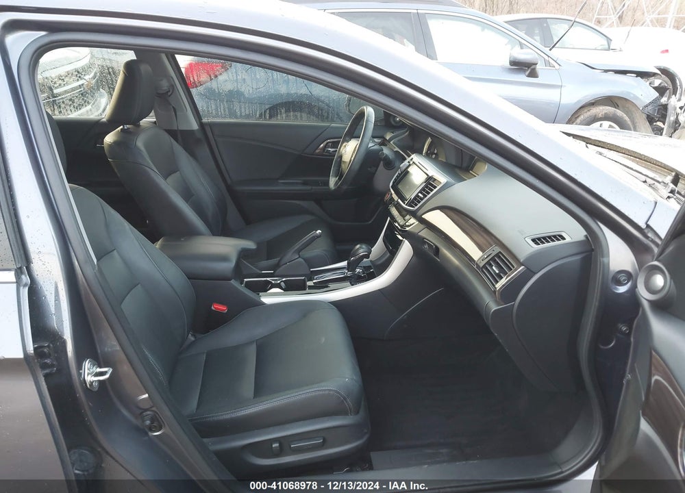 2017 HONDA ACCORD EX-L VIN: 1HGCR2F97HA172053