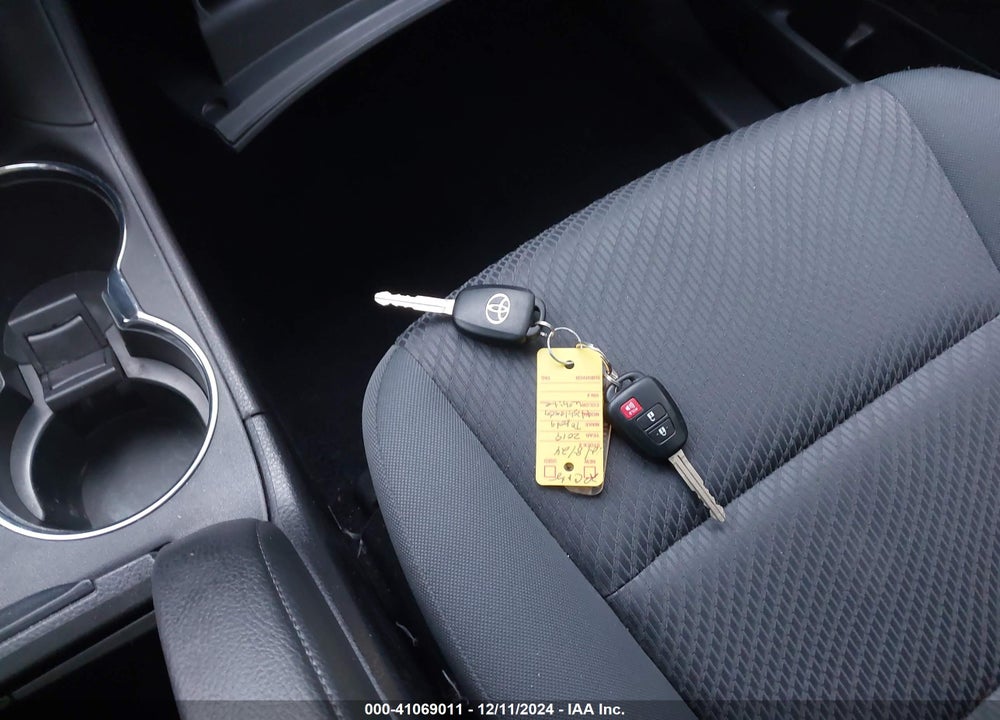 2019 TOYOTA HIGHLANDER LE VIN: 5TDBZRFH3KS922262