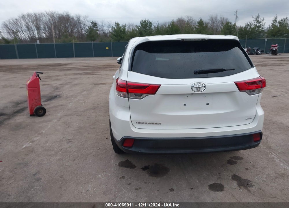 2019 TOYOTA HIGHLANDER LE VIN: 5TDBZRFH3KS922262
