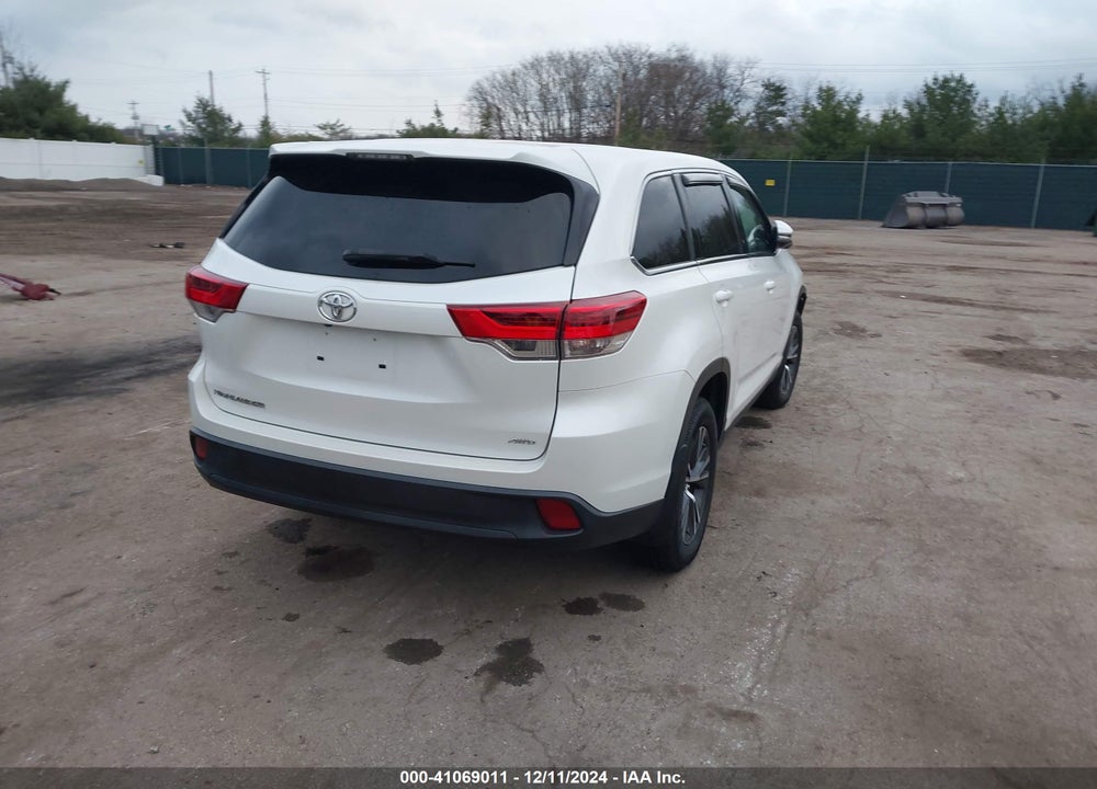 2019 TOYOTA HIGHLANDER LE VIN: 5TDBZRFH3KS922262