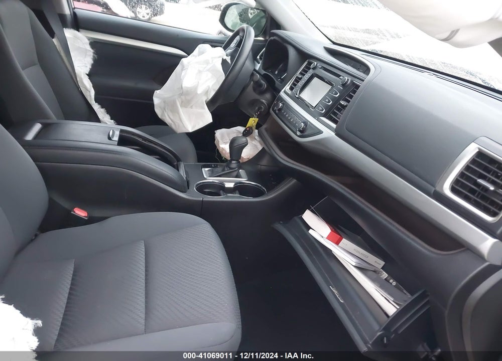 2019 TOYOTA HIGHLANDER LE VIN: 5TDBZRFH3KS922262