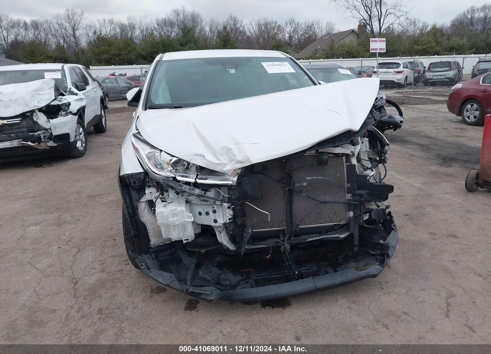 2019 TOYOTA HIGHLANDER LE VIN: 5TDBZRFH3KS922262