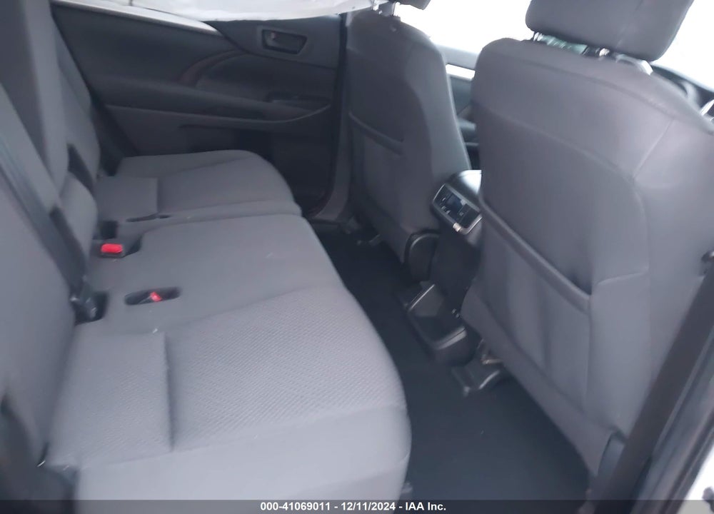 2019 TOYOTA HIGHLANDER LE VIN: 5TDBZRFH3KS922262