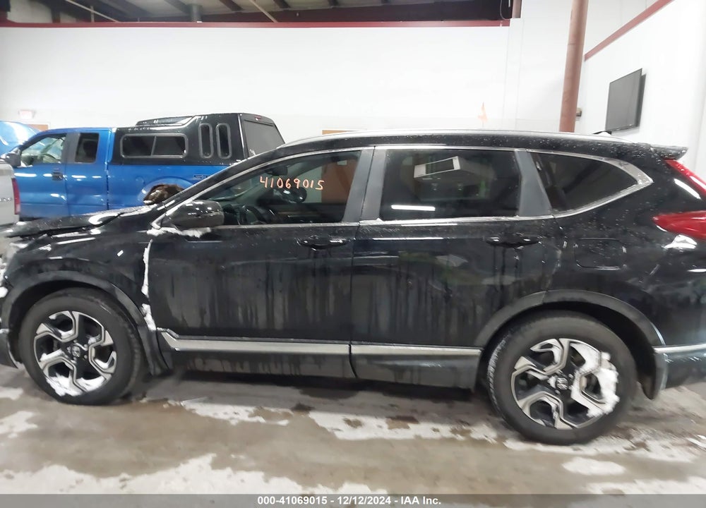 2018 HONDA CR-V TOURING VIN: 7FARW2H94JE008100