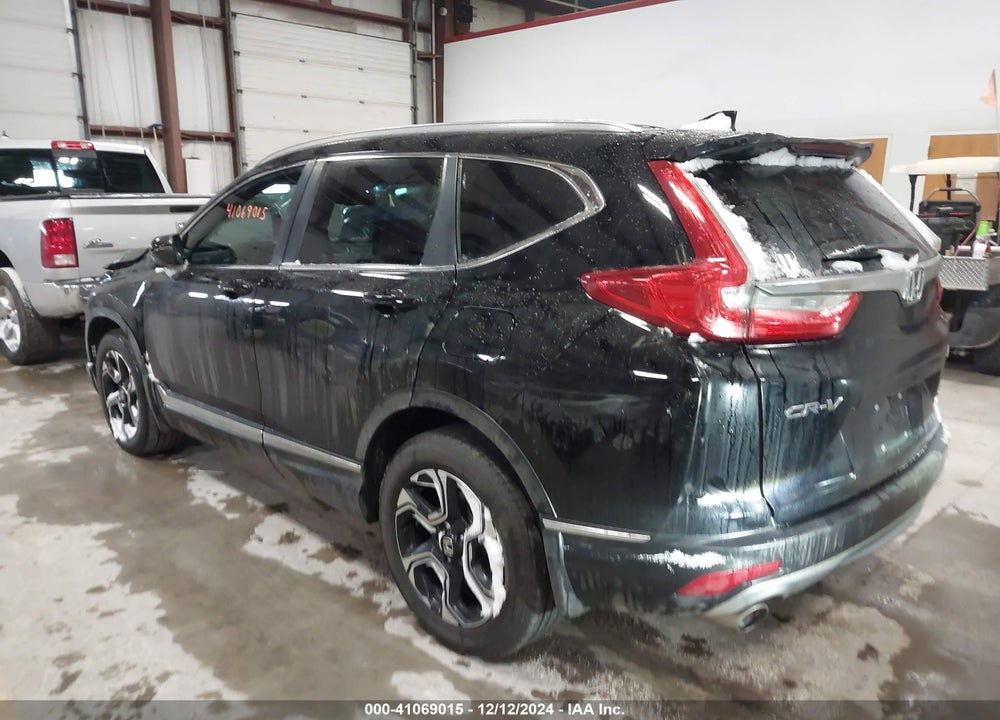 2018 HONDA CR-V TOURING VIN: 7FARW2H94JE008100