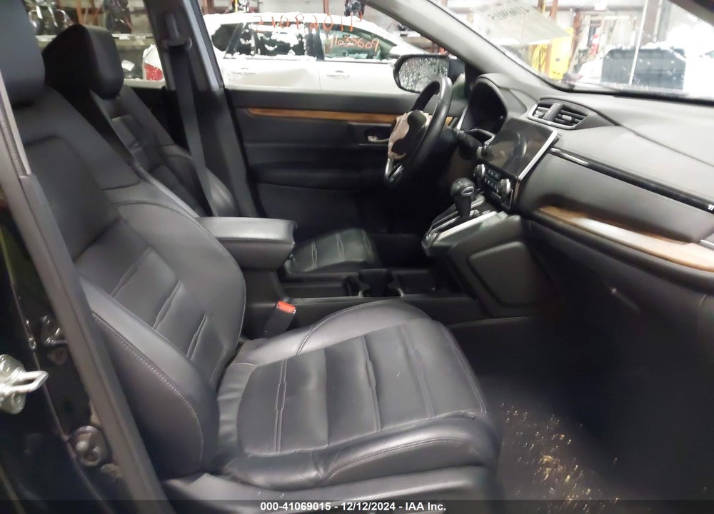 2018 HONDA CR-V TOURING VIN: 7FARW2H94JE008100