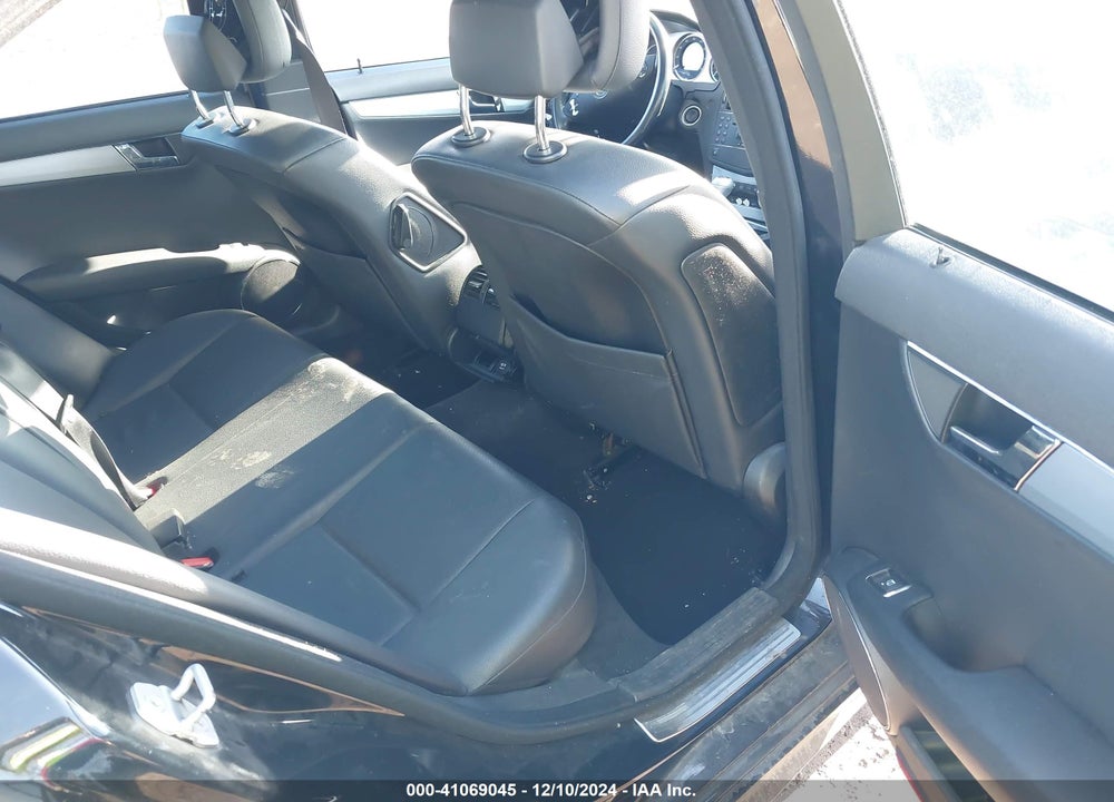 2008 MERCEDES-BENZ C 300 VIN: WDDGF54XX8F052333