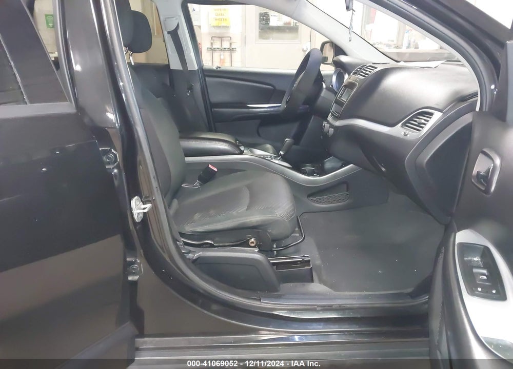2011 DODGE JOURNEY MAINSTREET VIN: 3D4PH1FG3BT524737